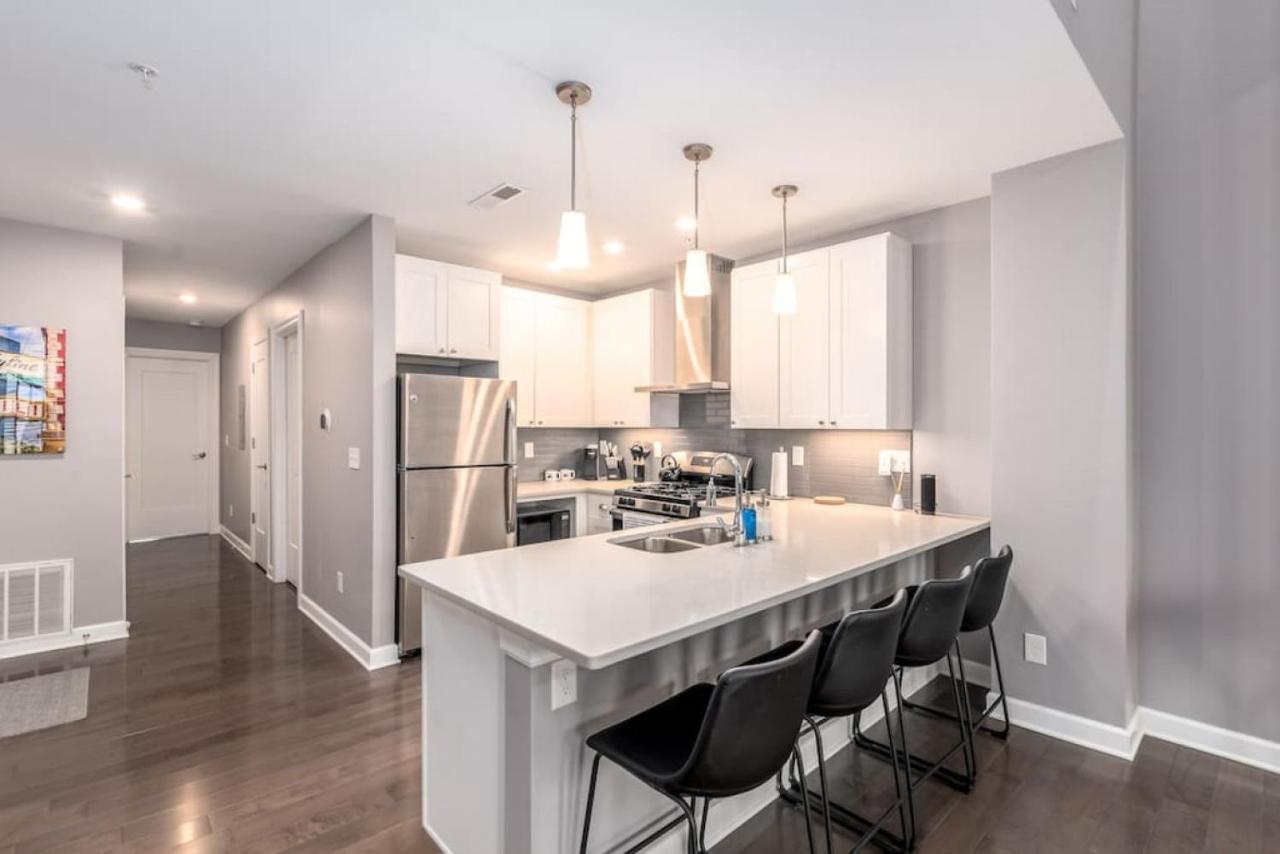 Soaring 2-Bedroom Parkside Loft Walkable To It All 신시내티 외부 사진