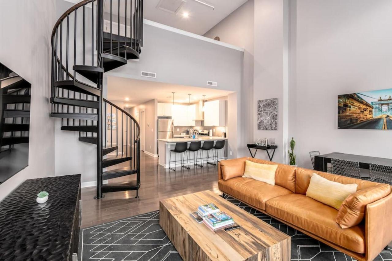 Soaring 2-Bedroom Parkside Loft Walkable To It All 신시내티 외부 사진