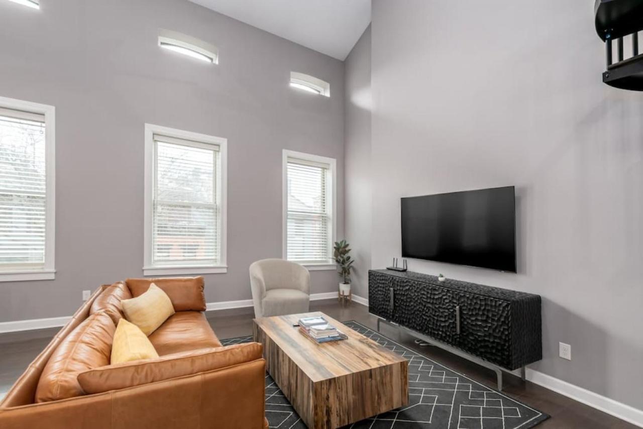 Soaring 2-Bedroom Parkside Loft Walkable To It All 신시내티 외부 사진