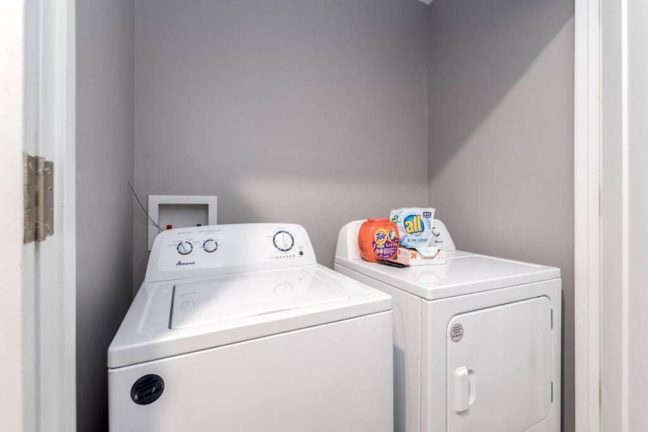 Soaring 2-Bedroom Parkside Loft Walkable To It All 신시내티 외부 사진