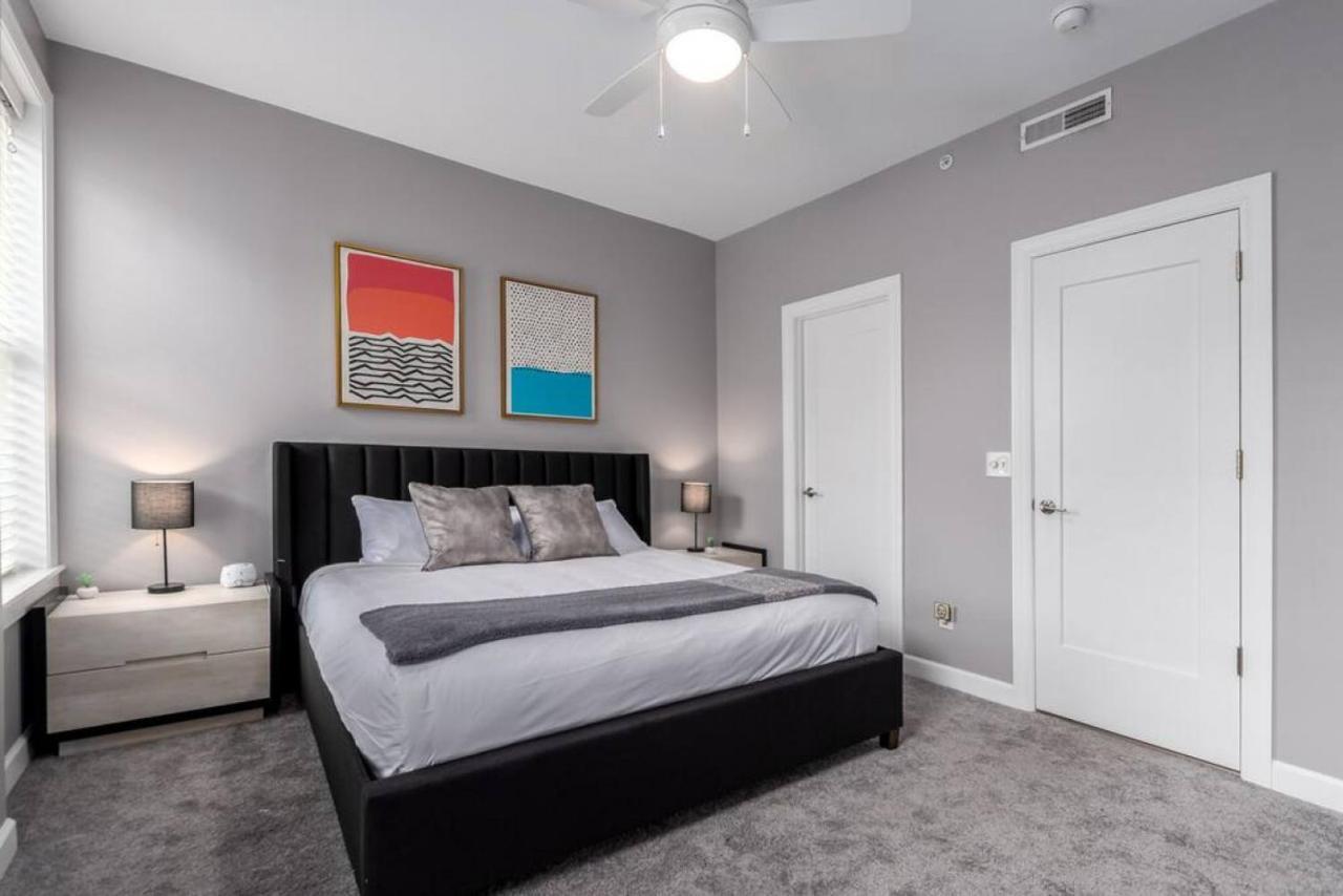 Soaring 2-Bedroom Parkside Loft Walkable To It All 신시내티 외부 사진