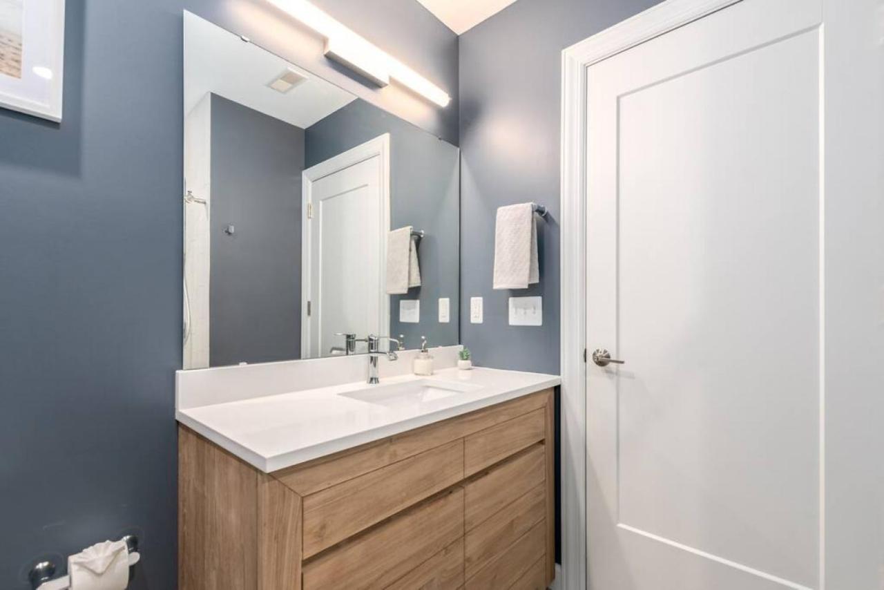 Soaring 2-Bedroom Parkside Loft Walkable To It All 신시내티 외부 사진